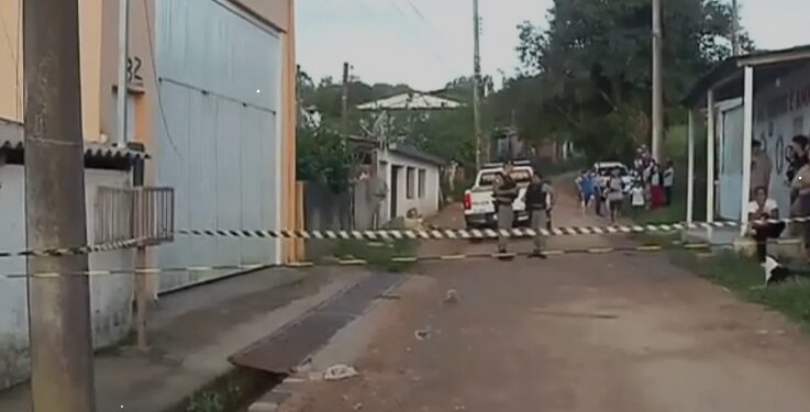 Menino de 11 anos morre após tocar em fio energizado em Viamão