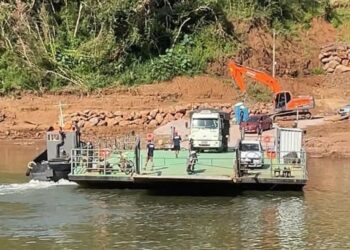Problemas na Travessia: Balsa no Rio Taquari Interrompe Serviço devido a Problemas Mecânicos