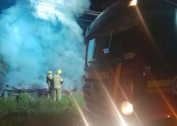 Residência Próxima ao “Desvio do Pedágio” em Farroupilha é consumida pelo fogo