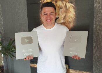 Youtuber Fabio Nunes conquista sua segunda placa do play de prata do youtube