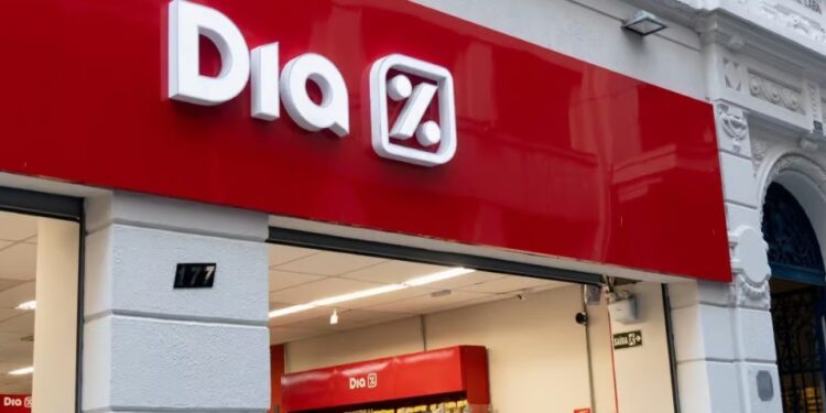 Rede de supermercados Dia vai fechar 343 lojas no Brasil