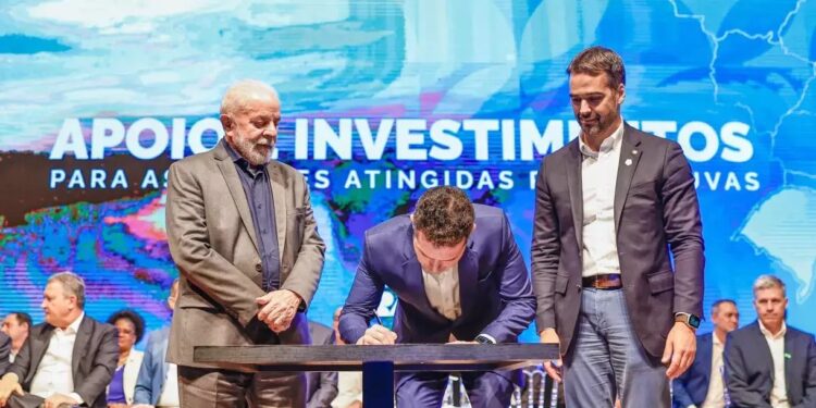 Presidente Lula anuncia investimento de R$ 344,6 milhões para reconstrução de municípios atingidos por eventos climáticos no Rio Grande do Sul