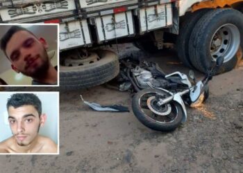 Irmãos gêmeos morrem após caminhão passar por cima de motocicleta no RS