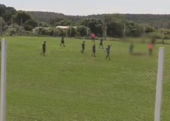 Adolescente morre após desmaiar durante jogo de futebol