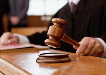 Pai e mãe são condenados por estuprar três filhas, em Viamão