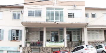 Hospital São José de Antônio Prado enfrenta superlotação em plantão de emergência