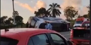 Acidente com ônibus de turismo deixa pelo menos nove mortos e mais de 20 feridos na Bahia