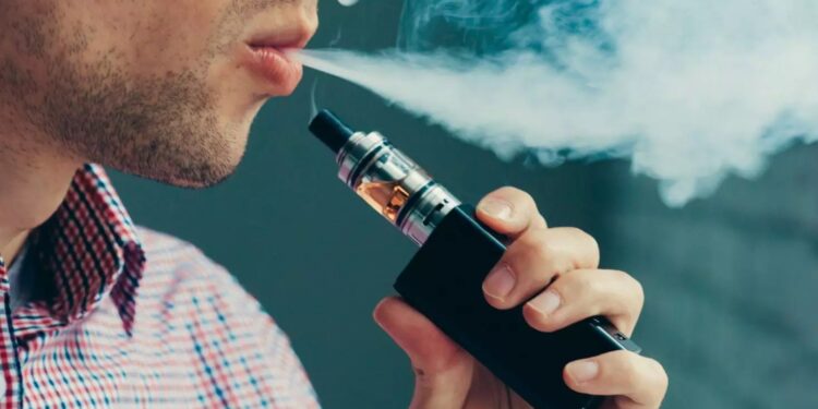 Anvisa decide nesta sexta se mantém proibida a venda de cigarros eletrônicos