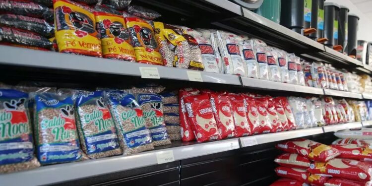 Cesta básica nacional terá 15 alimentos com imposto zerado