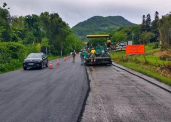 Motoristas devem ficar atentos para alterações no trânsito em razão de obras em nove rodovias gaúchas nesta semana