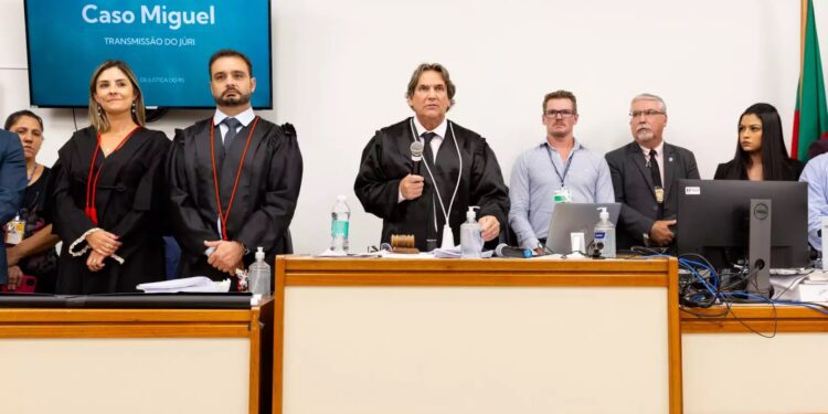 Mãe e madrasta são condenadas a mais de 50 anos de prisão pela morte de Miguel no Rio Grande do Sul