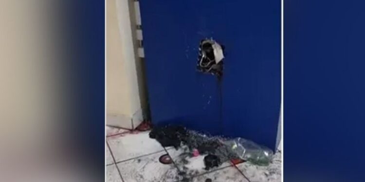 Criminosos invadem prefeitura e arrombam caixa eletrônico em Arroio do Padre