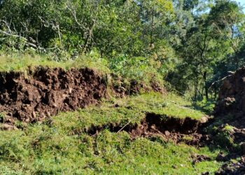 Moradores são evacuados devido a risco de deslizamento em Nova Pádua