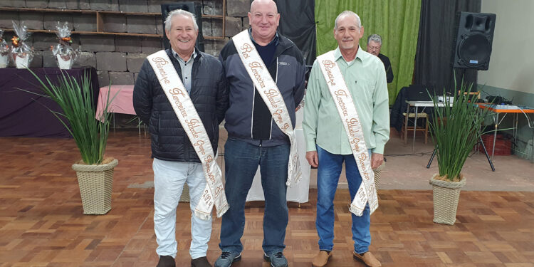 Lino Roldo é Eleito Rei da Terceira Idade de Nova Roma do Sul