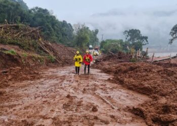 Equipes de Busca Continuam Procurando Desaparecidos em Bento Gonçalves com Apoio de Bombeiros de Vários Estados