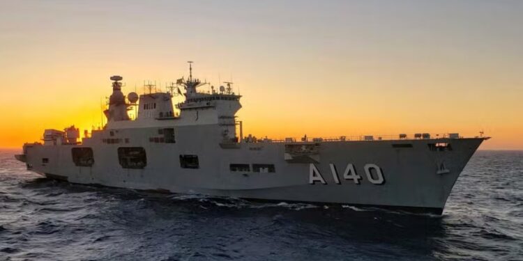 Navio da Marinha enviado para ajudar no RS tem UTI e pode produzir até 20 mil litros de água potável por hora