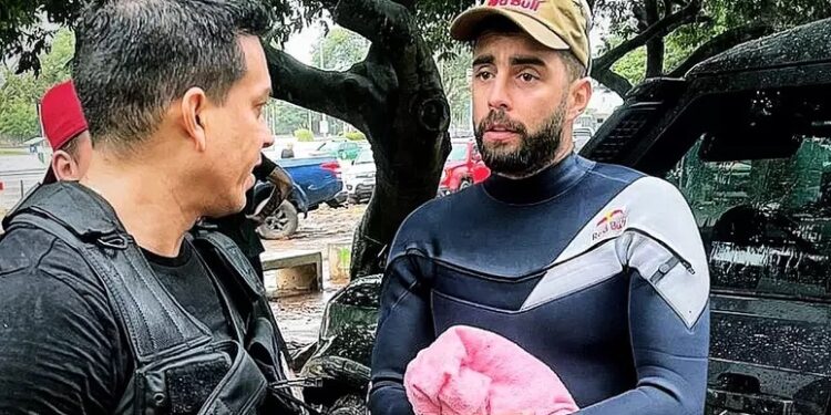 Pedro Scooby revela situação de escola durante resgate no RS: ‘Tomada por facção’