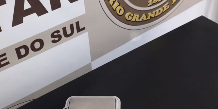 Homem é pego com posse de entorpecente no Centro De Nova Roma Do Sul