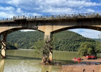 Veículo com Placas da Argentina é Encontrado no Fundo do Rio da Prata entre Antônio Prado e Vila Flores
