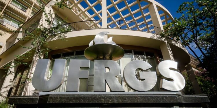 Ministro da Educação anuncia campus da UFRGS em Caxias do Sul