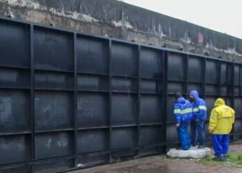 Três comportas do sistema de proteção contra cheias do Guaíba são fechadas