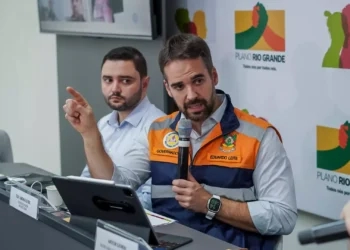 Governador Eduardo Leite alerta para risco de inundações e deslizamentos no Rio Grande do Sul nos próximos dias