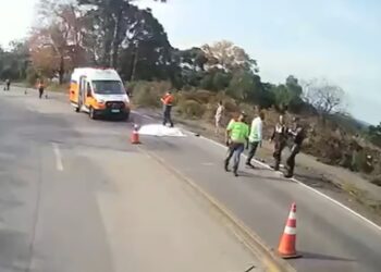 Motociclista perde a vida após colidir contra eixo de caminhão em Ipê