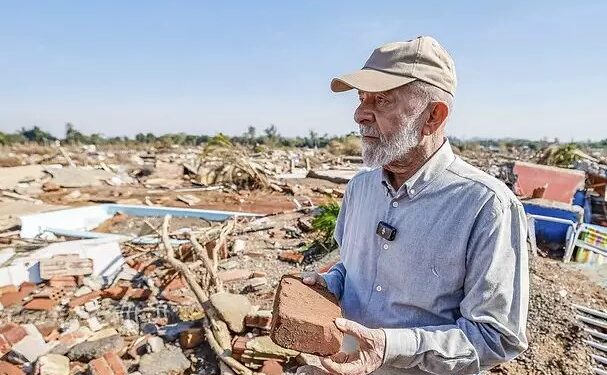 Em nova visita ao RS, Lula anuncia o pagamento de dois salários mínimos a 434 mil trabalhadores gaúchos