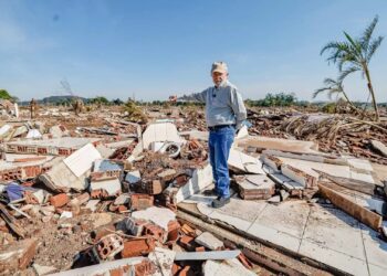 Lula visita áreas afetadas pelas enchentes no Vale do Taquari