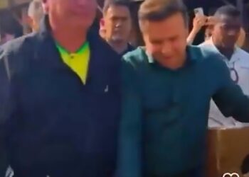 Ao lado de Bolsonaro, prefeito sugere guilhotina para Alexandre de Moraes