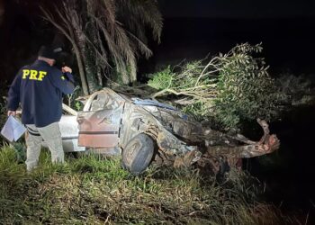 Seis pessoas morrem em acidente envolvendo três veículos em Rio Pardo
