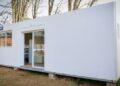 Fábrica em Ivoti inicia produção de 500 casas provisórias para atingidos por enchentes