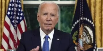 Joe Biden defende a democracia em primeiro discurso após desistência e diz que é hora de “passar o bastão”