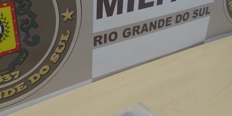 Brigada Militar de Nova Roma do Sul Apreende Cocaína Durante Abordagem em Estrada da Balsa