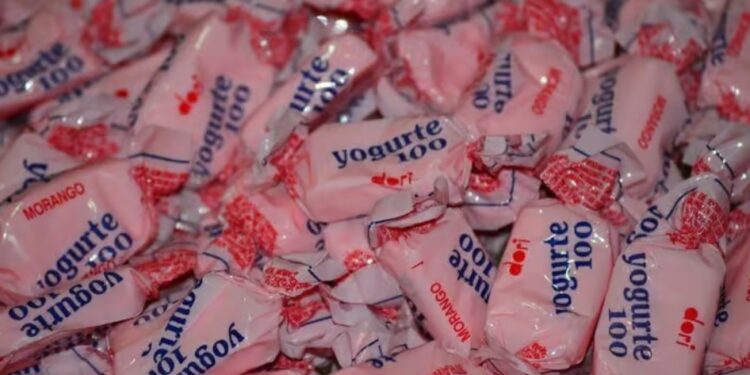 Anvisa proíbe venda de lotes de balas da Dori por risco de Salmonella