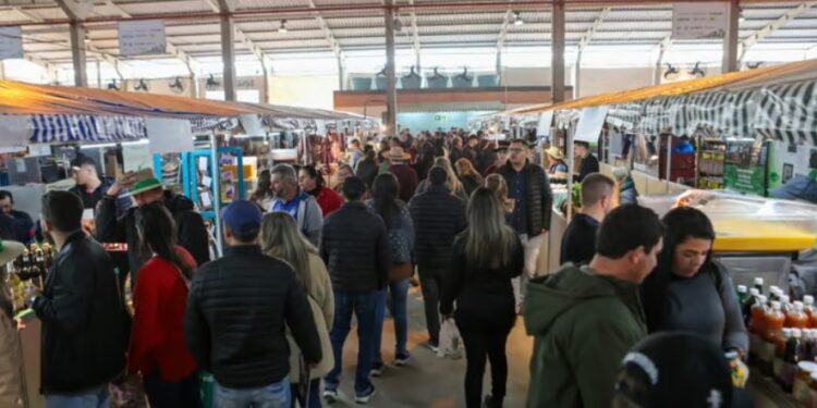 Pavilhão da Agricultura Familiar bate recorde e supera R$ 1 milhão em vendas no primeiro dia de Expointer