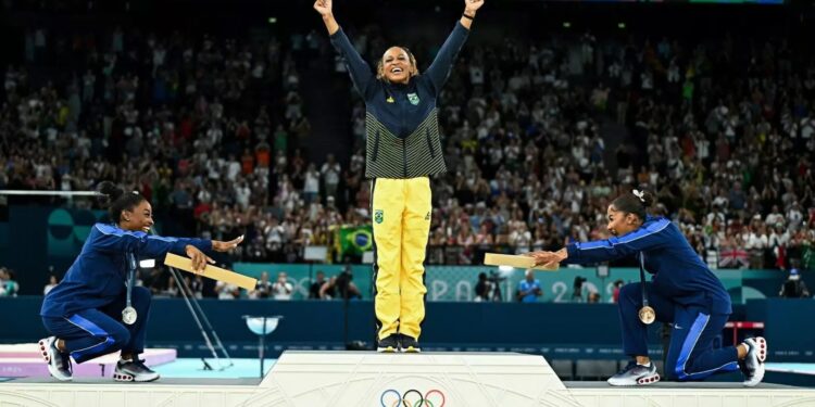 Maior medalhista da história do Brasil, Rebeca Andrade soma R$ 800 mil em premiações na Olimpíada