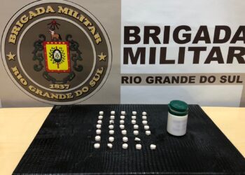 Brigada Militar Apreende Comprimidos Suspeitos na Capela de Navegantes interior de Nova Roma Do Sul