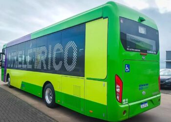 Ônibus elétrico chinês é a novidade desta segunda-feira no transporte coletivo de Porto Alegre