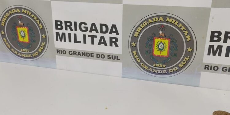 Brigada Militar prende homem por receptação e apreende menor por furto de celular em Antônio Prado