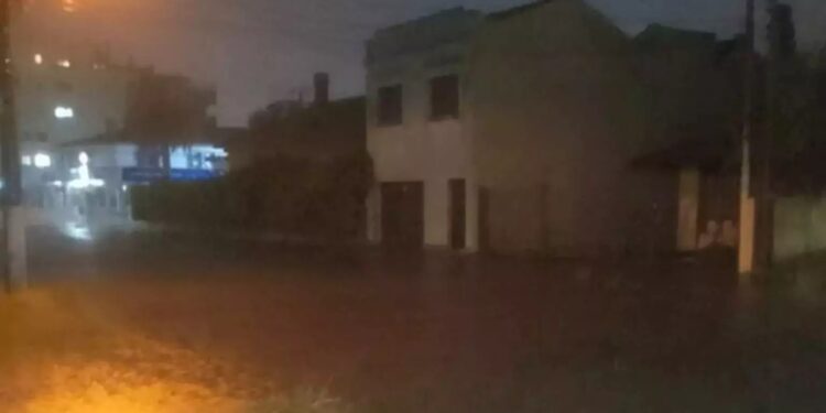 Barragens em Pelotas estão em risco de ruptura iminente, informa Defesa Civil