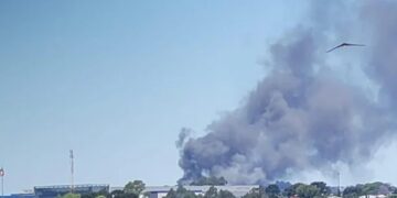 Bombeiros controlam incêndio que atingiu sede da JBS em Passo Fundo