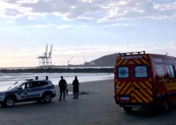 Corpo de homem é encontrado em praia de Imbituba, em SC