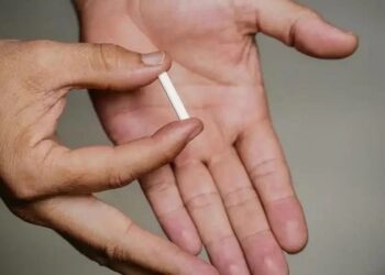 Anvisa proíbe manipulação, comercialização e uso de implantes conhecidos como chips da beleza