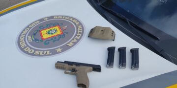 Homen de 35 anos é preso com arma de calibre restrito no Centro De Nova Roma Do Sul