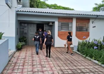 Empresário é preso por suspeita de torturar adolescente de 16 anos após desconfiar de namoro da filha com o jovem no RS