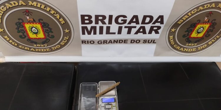 Brigada Militar apreende drogas durante barreira de trânsito em Nova Roma do Sul