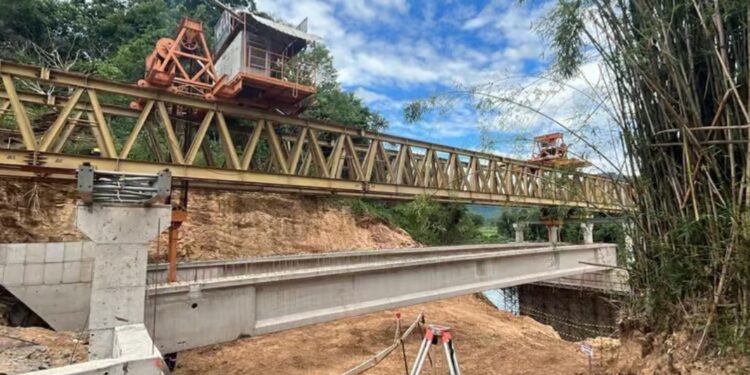Última fase da construção da ponte sobre o Rio Caí, na BR-116, entre Caxias e Nova Petrópolis