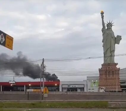 Incêndio no Mercado Stock Center Assusta, Mas Não Deixa Feridos