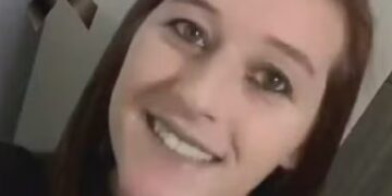 Adolescente de 15 anos que dirigia caminhonete na contramão mata mulher em acidente, furta jipe e capota após perseguição no RS